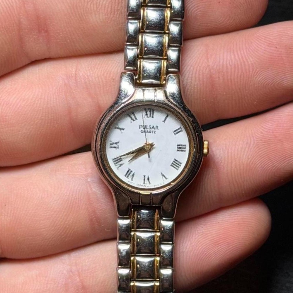 Vintage Womens Pulsar Quartz Watch